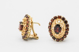 18kt Yellow Gold Ruby Earrings