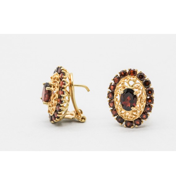 18kt Yellow Gold Ruby Earrings