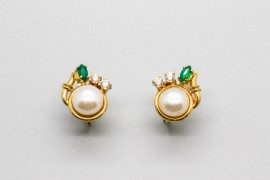 Pendientes en Oro de 18 Quilates con Perlas y Piedras Preciosas
