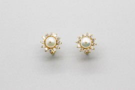 18kt Yellow Gold Pearl & Zironia Earring