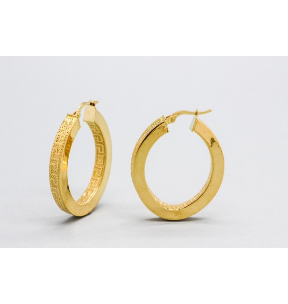 18kt Yellow Gold Oval Hoop Earrings