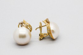 Pendientes en Oro Amarillo de 18 Quilates con Perlas y Circonitas