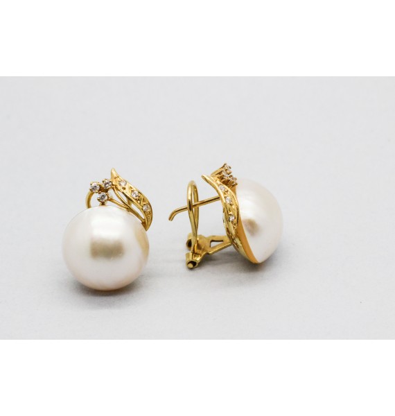 Pendientes en Oro Amarillo de 18 Quilates con Perlas y Circonitas