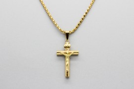 Colgante Cruz en Oro de 18 Quilates