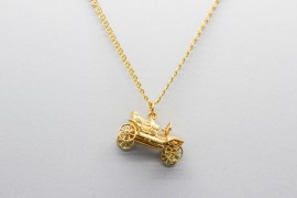 Colgante Coche Vintage en Oro de 18 Quilates