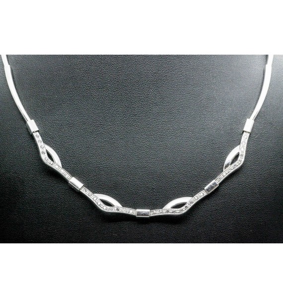 Collar en Oro Blanco de 18 Quilates