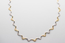 Collar en Oro Blanco y Amarillo de 18 Quilates