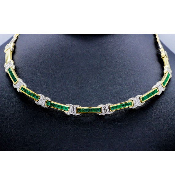 18Kt Gold Necklace with Diamonds and Emeralds