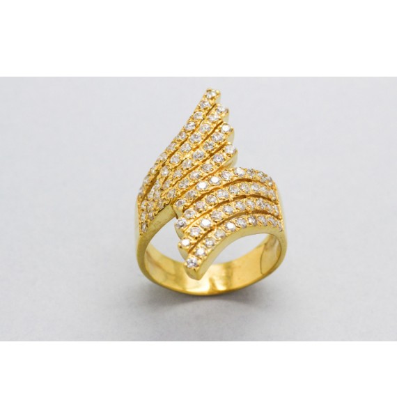 Anillo en Oro Amarillo de 18 Quilates con Circonitas