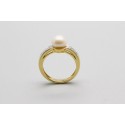 18Kt Yellow Gold Ring with a Pearl Centre & Cubic Zirconia