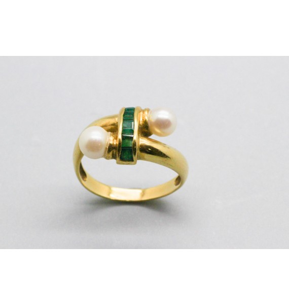 18Kt Yellow Gold Ring Decorated with Pearls and Emeralds