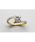 Anillo en Oro de 18 Quilates Decorado con Circonitas