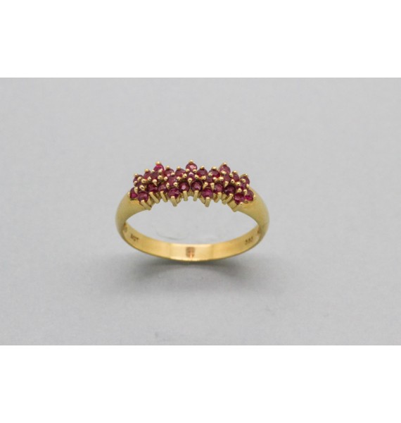 18Kt Yellow Gold Ring Decorated with 30 Round Cut Rubies
