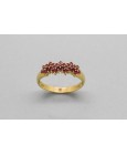 Anillo en Oro Amarillo de 18 Quilates Decorado con Rubíes