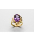 18Kt Yellow Gold Ring with An Amethyst Centre & Diamonds