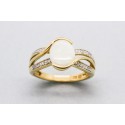 14Kt Yellow Gold Ring with an Opal Centre Stone and Diamonds