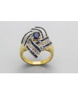 Anillo en Oro de 18 Quilates con Zafiros Azules y Circonitas