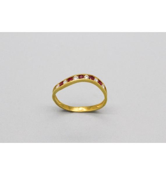 18Kt Gold Ring Decorated with Rubies and Cubic Zirconia
