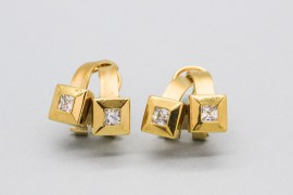 Pendientes en Oro de 18 Quilates Decorados con Circonitas