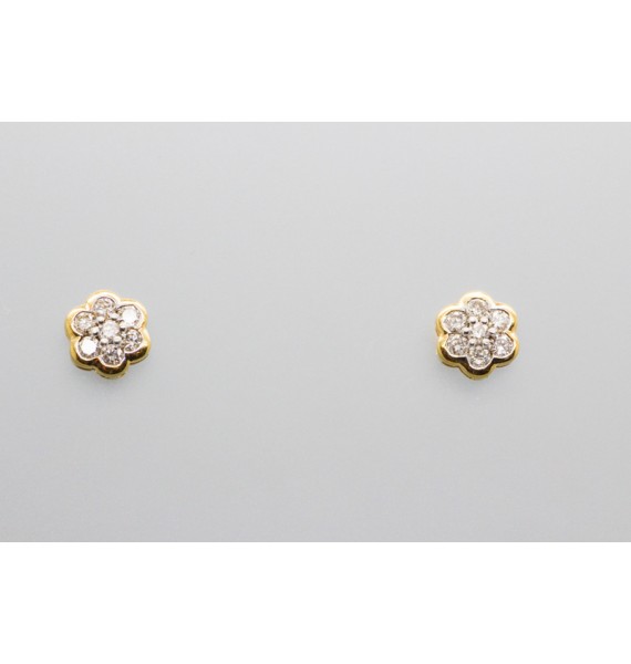 Pendientes con 0.65qt de Diamantes en Oro de 18 Quilates