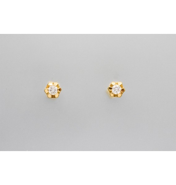 Pendientes de Flor con 0.63qt de Diamantes en Oro de 18 Quilates