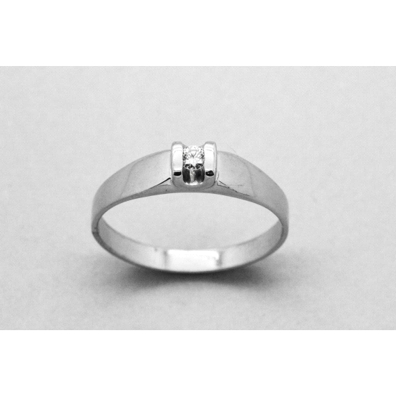 18kt White Gold Solitaire Ring