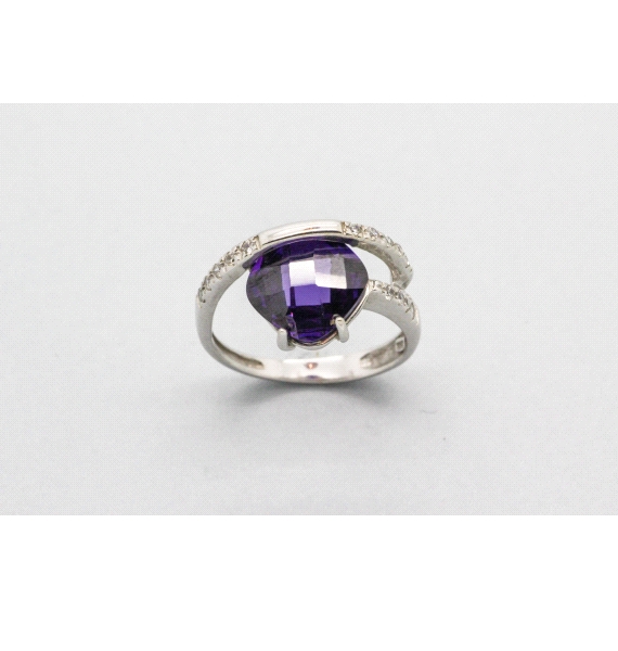 18kt White Gold Amethyst & Zircons Ring