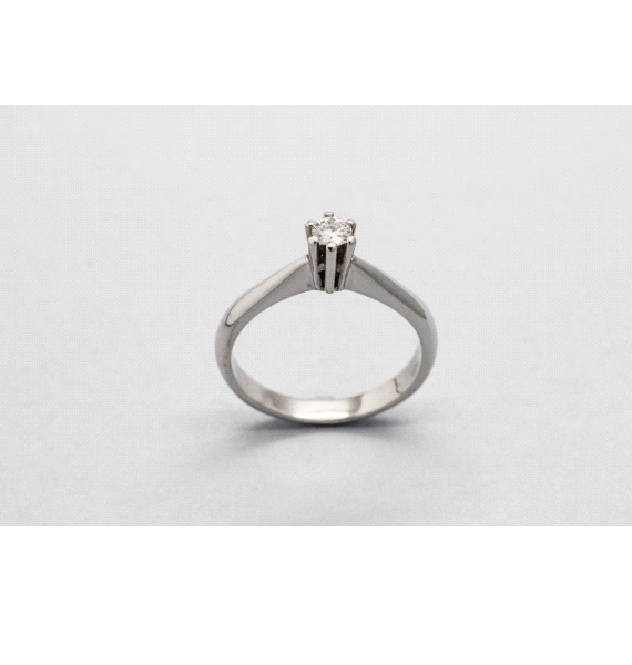18kt White Gold Diamond Solitaire