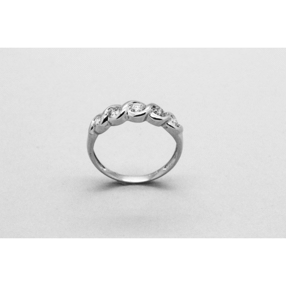 18kt White Gold Diamond Engagement Ring