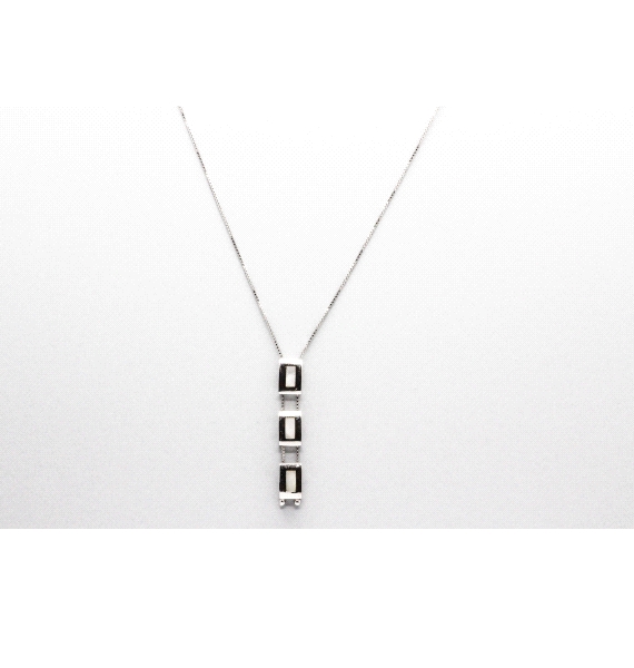 18kt White Gold Chain & Pendant Set
