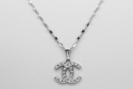 18kt White Gold "Chanel" Pendant