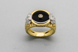 18kt Gold Ring with Versace Style Design