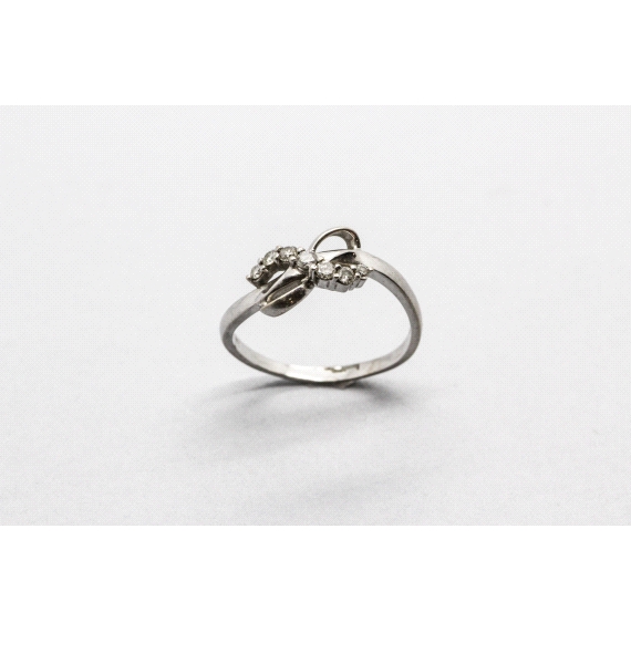 18kt White Gold Diamond Ring