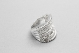 Anillo en Plata de Ley con Circonitas