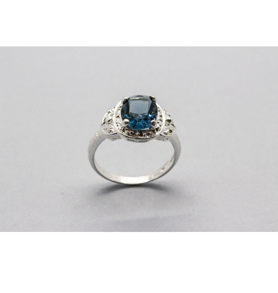 925 Sterling Silver Solitaire Style Ring