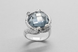 925 Sterling Silver Soliatire Style Ring
